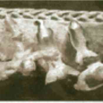 Click para ampliar. Pulsa en el nombre para ver la ficha. Bronce con un programa iconográfico conmemorativo de un entronización real y circunambulación jurisdiccional celta conservado en el Instituto de Valencia de Don Juan. Procedencia desconocida.